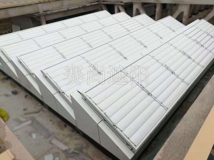 濟寧文化中心廣場幕墻戶外電動遮陽百葉工程實景效果 濟寧文化中心廣場幕墻戶外電動遮陽百葉工程實景效果